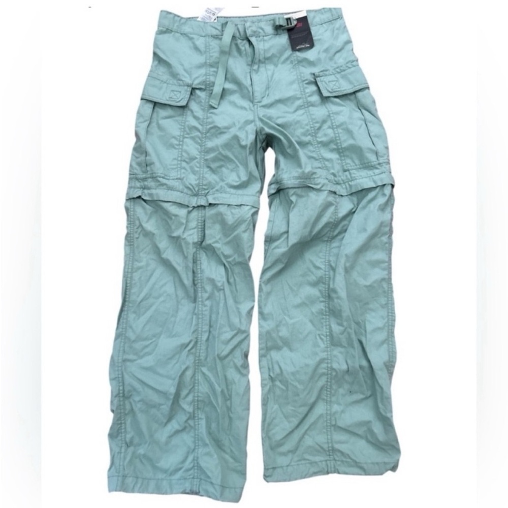 Levi's Women's Wide Leg Cargo Pants in Sage Green